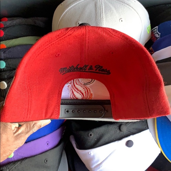 Mitchell and Ness Miami Heat Classic SnapBack - Picture 2 of 4